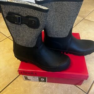 Chooka Black and Gray Herringbone Rain Boots
